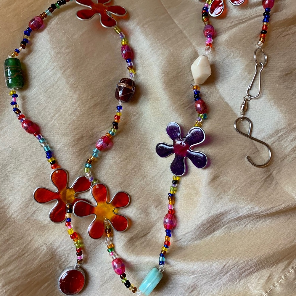 Chakra Rainbow Beaded Suncatcher Flower Strand - Picture 5 of 13